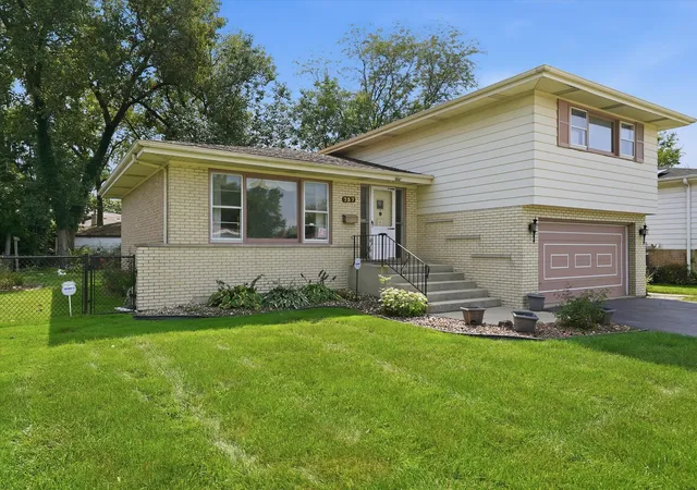 Photo 2 of Single family home for sale at 737 E 170th Place, South Holland, IL 60473 | MLS# 12790095 | Listing updated on 2026-10-20