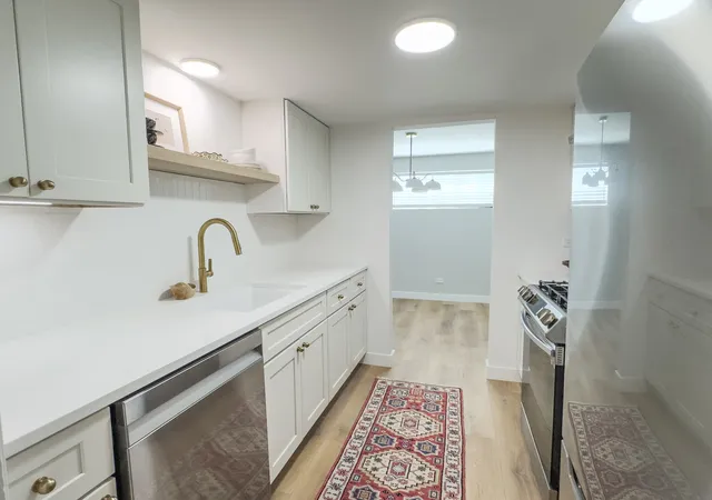 Photo 4 of Condo for sale at 915 Graceland Ave #1C, Des Plaines, IL 60016 | MLS# 12790100 | Listing updated on 2026-10-22
