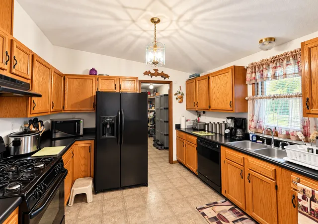 Photo 4 of Single family home for sale at 501 E Rose Ln, Godley, IL 60407 | MLS# 12790124 | Listing updated on 2026-10-28