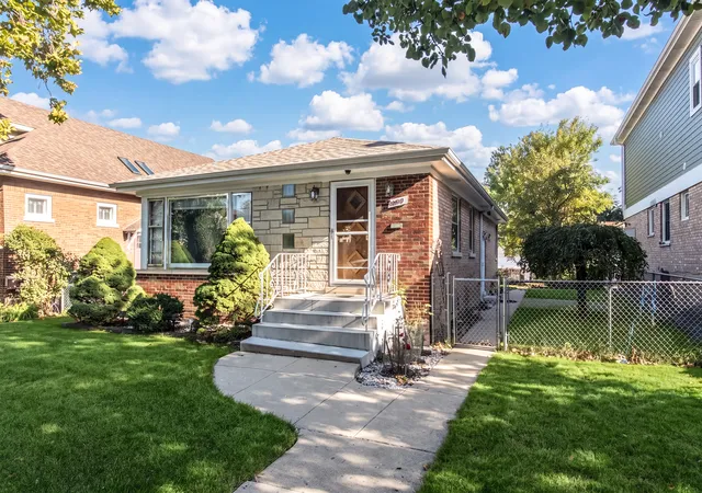 Photo 1 of Single family home for sale at 6519 N Oliphant Ave, Chicago, IL 60631 | MLS# 12790125 | Listing updated on 2026-10-22