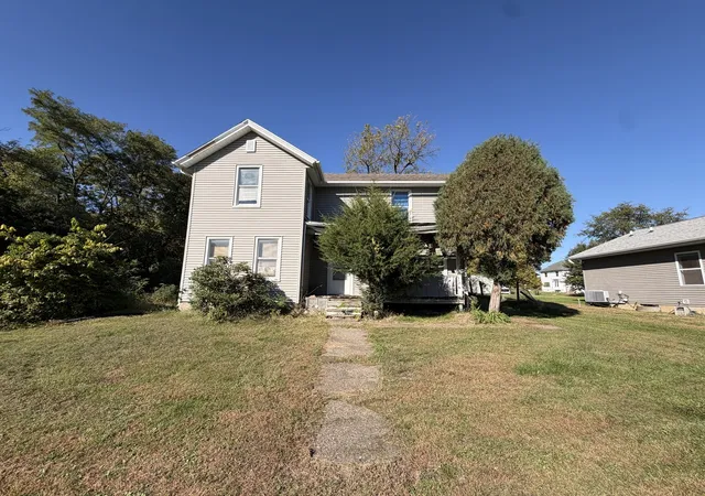 Photo 4 of Single family home for sale at 510 W 11th Street, Davenport, IA 52803 | MLS# 12790136 | Listing updated on 2026-10-27