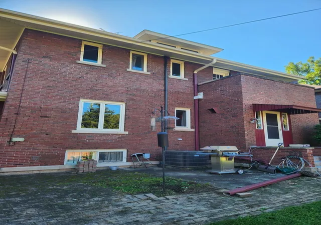 Photo 4 of Single family home for sale at 817 Buell Ave, Joliet, IL 60435 | MLS# 12790144 | Listing updated on 2026-10-21