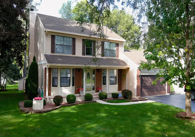 Photo 1 of Single family home for sale at 8404 Birch St, Fox Lake, IL 60020 | MLS# 12790147 | Listing updated on 2026-10-22