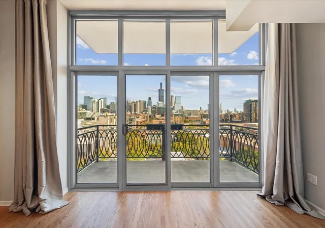 Photo 2 of Condo for sale at 1201 W Adams St #904, Chicago, IL 60607 | MLS# 12790164 | Listing updated on 2026-10-22