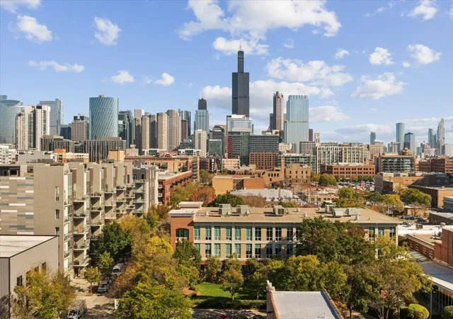 Photo 3 of Condo for sale at 1201 W Adams St #904, Chicago, IL 60607 | MLS# 12790164 | Listing updated on 2026-10-22