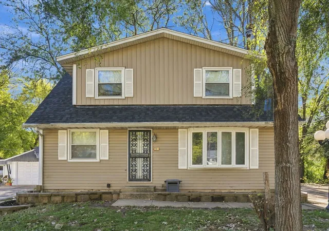 Photo 1 of Single family home for sale at 1010 83rd Avenue W, Rock Island, IL 61201 | MLS# 12790181 | Listing updated on 2026-10-21