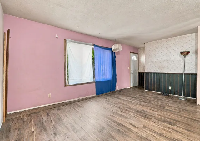 Photo 4 of Single family home for sale at 1010 83rd Avenue W, Rock Island, IL 61201 | MLS# 12790181 | Listing updated on 2026-10-21