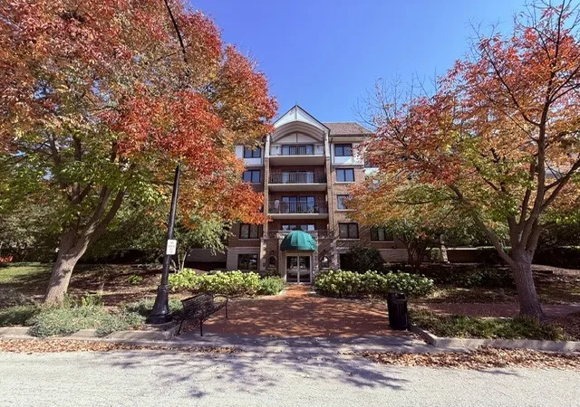 Condo for sale at 5 S Pine St #407B, Mount Prospect, IL 60056 | MLS# 12790190