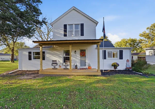 Photo 1 of Single family home for sale at 1503 1st Ave A, Rapids City, IL 61278 | MLS# 12790199 | Listing updated on 2026-10-21