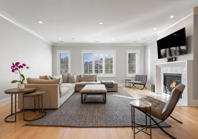 Photo 2 of Condo for sale at 1142 W Diversey Pkwy #3, Chicago, IL 60614 | MLS# 12790200 | Listing updated on 2026-10-22