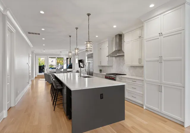 Listing Photo 4 - Condo for sale in building located at 1142 W Diversey Pkwy, Chicago, IL 60614 - Unit #3