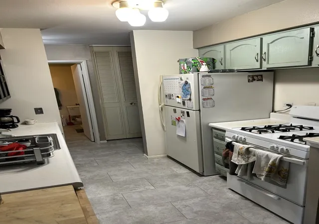 Photo 4 of Condo for sale at 1500 Robin Cir #314, Hoffman Estates, IL 60169 | MLS# 12790208 | Listing updated on 2026-10-22