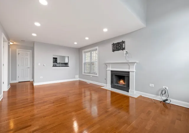 Photo 4 of Condo for sale at 43 Foxcroft Rd #119, Naperville, IL 60565 | MLS# 12790212 | Listing updated on 2026-10-27