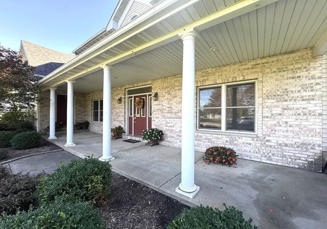 Photo 3 of Single family home for sale at 1800 Blf S Turn, Kankakee, IL 60901 | MLS# 12790241 | Listing updated on 2026-10-27