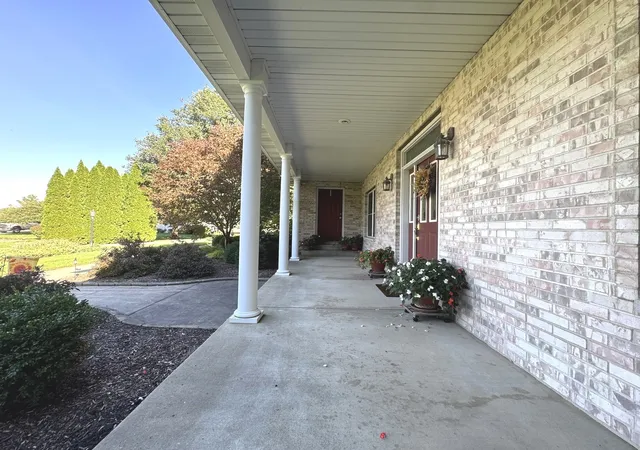 Photo 4 of Single family home for sale at 1800 Blf S Turn, Kankakee, IL 60901 | MLS# 12790241 | Listing updated on 2026-10-27