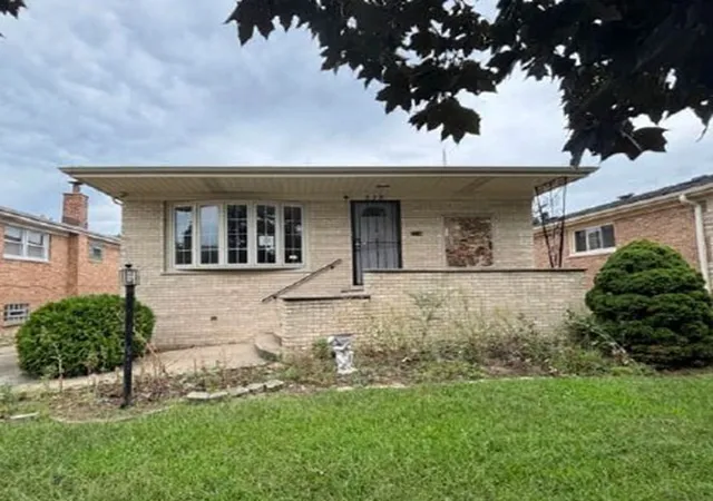 Photo 1 of Single family home for sale at 539 Escanaba Ave, Calumet City, IL 60409 | MLS# 12790263 | Listing updated on 2026-10-22