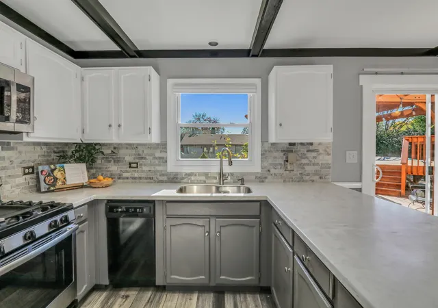 Photo 3 of Single family home for sale at 4829 Eastwood Ct, Waukegan, IL 60087 | MLS# 12790267 | Listing updated on 2026-10-29