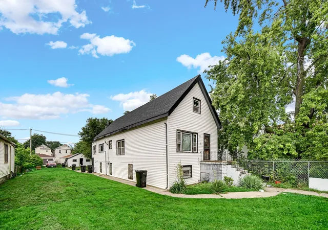 Photo 2 of Single family home for sale at 9952 S Vincennes Ave, Chicago, IL 60643 | MLS# 12790271 | Listing updated on 2026-10-27