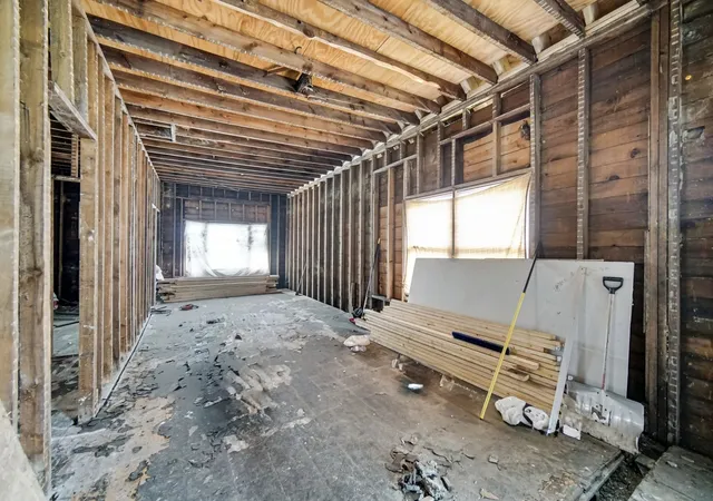 Photo 3 of Single family home for sale at 9952 S Vincennes Ave, Chicago, IL 60643 | MLS# 12790271 | Listing updated on 2026-10-27