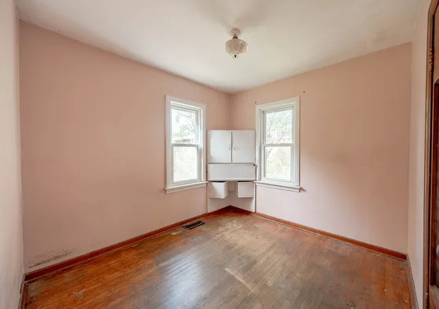 Photo 4 of Single family home for sale at 6742 S 79th Avenue, Bridgeview, IL 60455 | MLS# 12790276 | Listing updated on 2026-10-28