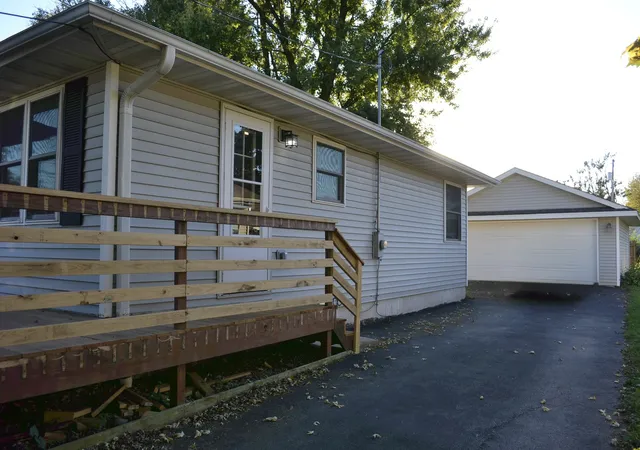 Photo 3 of Sale Pending at 107 S Fremont St, Creston, IL 60113 | MLS# 12790294 | Listing updated on 2026-10-27