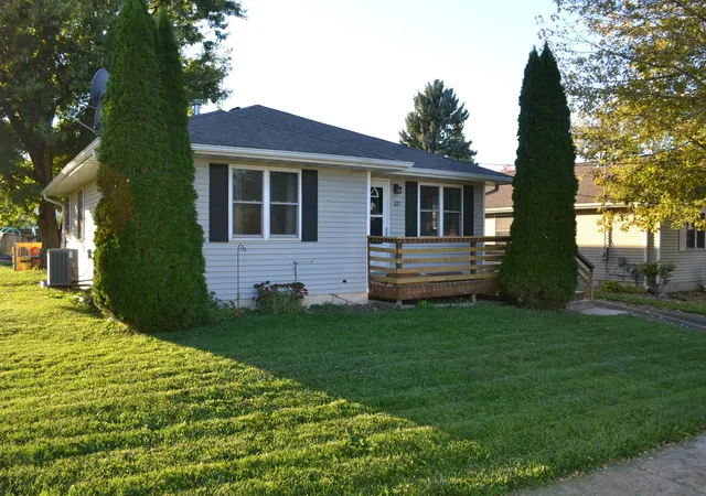 Photo 4 of Sale Pending at 107 S Fremont St, Creston, IL 60113 | MLS# 12790294 | Listing updated on 2026-10-27