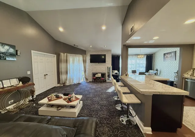 Photo 2 of Townhouse for sale at 1404 Plum Ct #C, Mount Prospect, IL 60056 | MLS# 12790301 | Listing updated on 2026-10-23