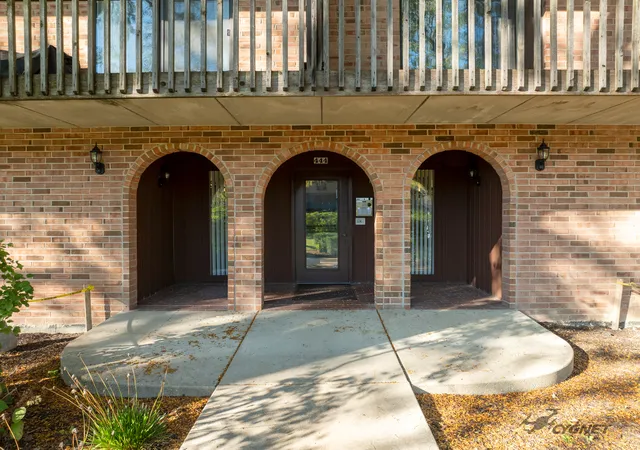 Listing Photo 4 - Condo for sale in building located at 444 Redondo Dr, Downers Grove, IL 60516 - Unit #202