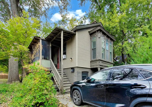 Photo 2 of Multi family home for sale at 1038 Custer Ave, Evanston, IL 60202 | MLS# 12790317 | Listing updated on 2026-10-22