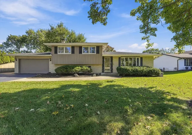 Single family home for sale at 14107 S Parker Rd, Homer Glen, IL 60491 | MLS# 12790330