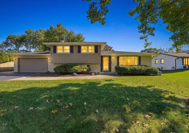 Photo 1 of Single family home for sale at 14107 S Parker Rd, Homer Glen, IL 60491 | MLS# 12790330 | Listing updated on 2026-10-29