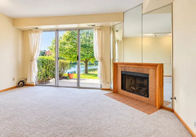 Photo 4 of Townhouse for sale at 7834 Darien Lake Dr, Darien, IL 60561 | MLS# 12790344 | Listing updated on 2026-10-29