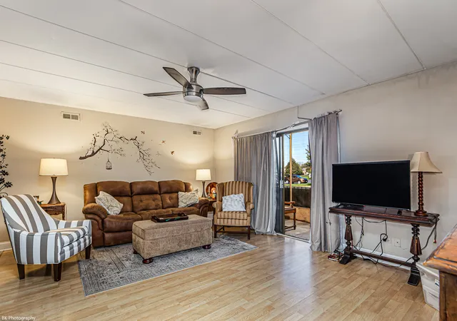 Photo 3 of Condo for sale at 8916 W 140th Street #1NW, Orland Park, IL 60462 | MLS# 12790345 | Listing updated on 2026-10-22