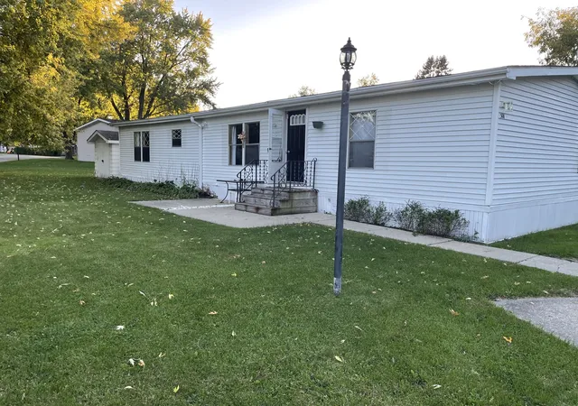 Photo 1 of Manufactured home for sale at 301 Lindenwood Dr, Belvidere, IL 61008 | MLS# 12790362 | Listing updated on 2026-10-29