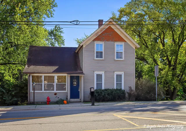 Photo 1 of Single family home for sale at 2517 W Johnsburg Rd, Johnsburg, IL 60051 | MLS# 12790363 | Listing updated on 2026-10-23
