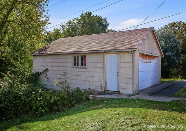 Photo 2 of Single family home for sale at 2517 W Johnsburg Rd, Johnsburg, IL 60051 | MLS# 12790363 | Listing updated on 2026-10-23