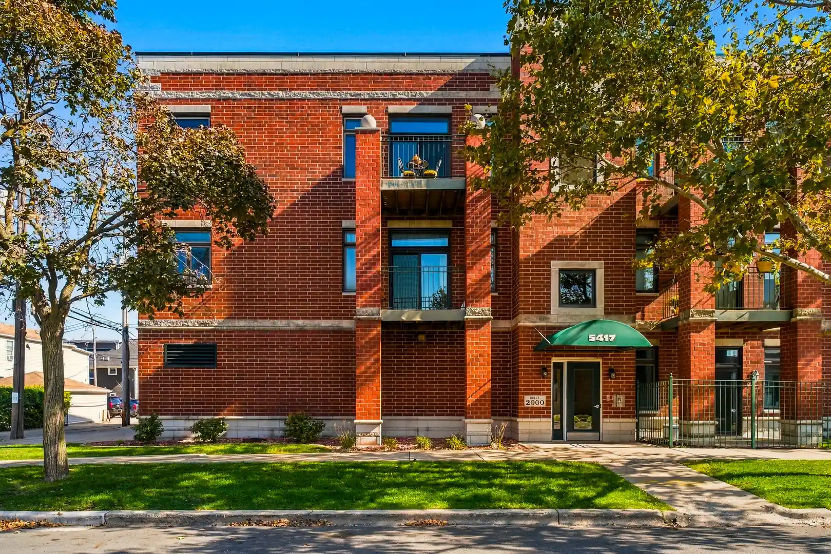 Listing Photo 1 - Condo for sale in 5417 S Melvina Ave located at 5417 S Melvina Ave, Chicago, IL 60638 - Unit #303