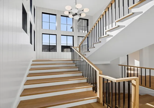 Photo 4 of Single family home for sale at 110 S Stough St, Hinsdale, IL 60521 | MLS# 12790386 | Listing updated on 2026-10-29