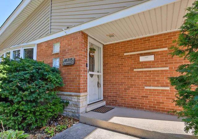 Photo 1 of Single family home for sale at 10715 Lavergne Ave, Oak Lawn, IL 60453 | MLS# 12790400 | Listing updated on 2026-10-23