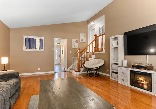 Photo 3 of Single family home for sale at 10715 Lavergne Ave, Oak Lawn, IL 60453 | MLS# 12790400 | Listing updated on 2026-10-23