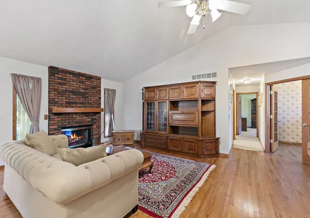 Photo 4 of Single family home for sale at 8613 Burton Rd, Wonder Lake, IL 60097 | MLS# 12790405 | Listing updated on 2026-10-29