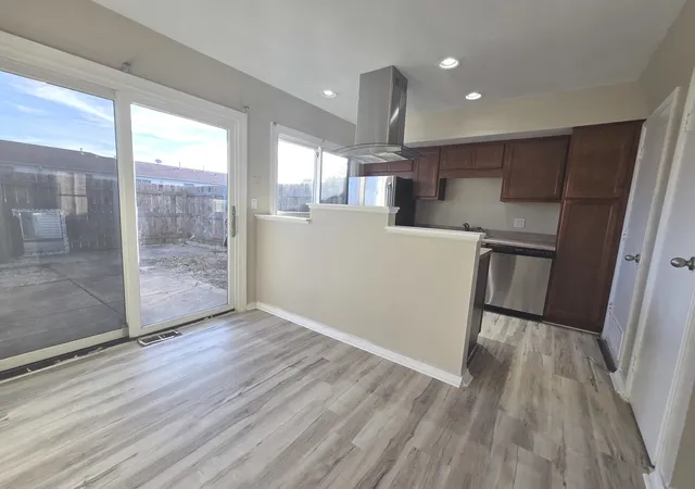 Photo 4 of Townhouse for sale at 1799 Sessions Walk, Hoffman Estates, IL 60169 | MLS# 12790439 | Listing updated on 2026-10-21