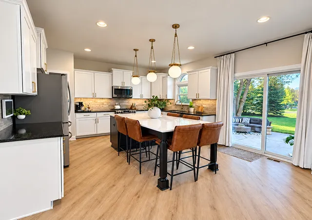 Photo 4 of Single family home for sale at 601 Bluestem Ln, Algonquin, IL 60102 | MLS# 12790448 | Listing updated on 2026-10-23