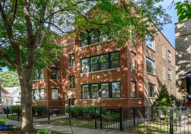 Photo 1 of Condo for sale at 1740 W Catalpa Ave #1E, Chicago, IL 60640 | MLS# 12790463 | Listing updated on 2026-10-30