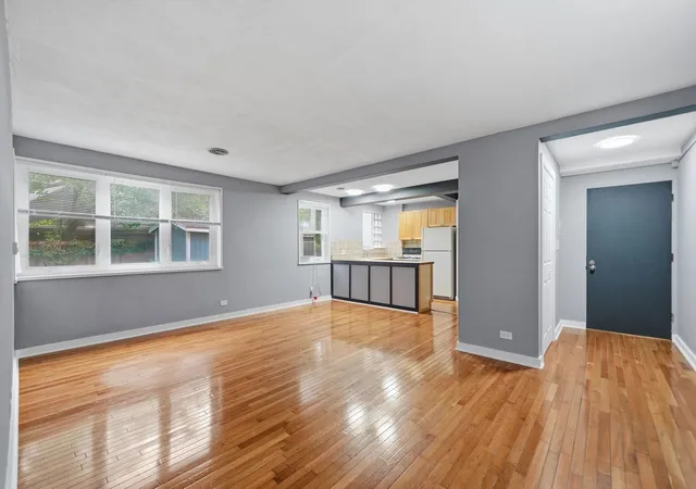 Listing Photo 5 - Condo for sale in building located at 7208 Oak Ave, River Forest, IL 60305 - Unit #1SW