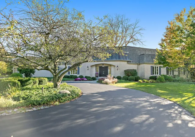 Photo 1 of Mansion for sale at 418 W County Line Rd, Barrington Hills, IL 60010 | MLS# 12790476 | Listing updated on 2026-10-27