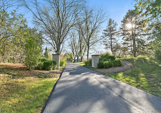 Photo 1 of Single family home for sale at 418 W County Line Rd, Barrington Hills, IL 60010 | MLS# 12790476 | Listing updated on 2026-10-27