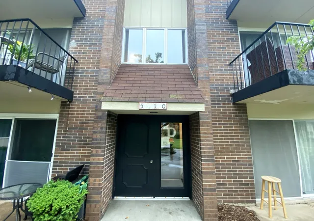 Photo 2 of Condo for sale at 5s100 Pebblewood Ln #D10, Naperville, IL 60563 | MLS# 12790490 | Listing updated on 2026-10-22