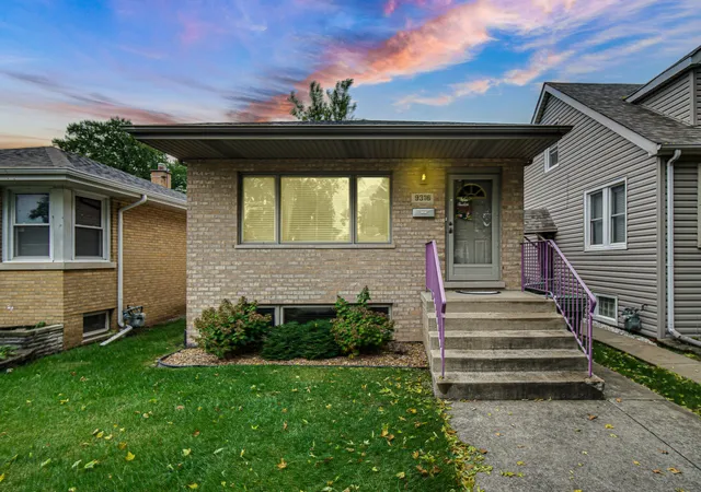 Photo 1 of Single family home for sale at 9316 S 54th Avenue, Oak Lawn, IL 60453 | MLS# 12790499 | Listing updated on 2026-10-22