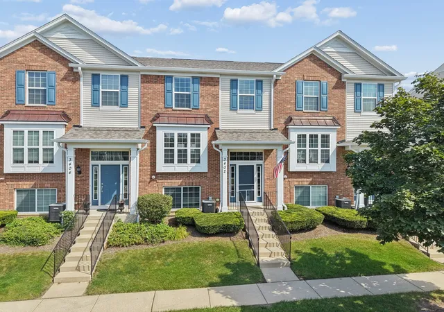 Photo 1 of Condo for sale at 3402 Neubauer Cir, Lindenhurst, IL 60046 | MLS# 12790502 | Listing updated on 2026-10-23